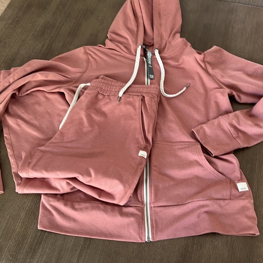 Vuori Dusty Rose Joggers